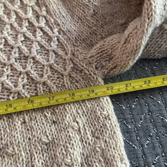 VTG Handknit Wool Cardigan - Picture 10 of 12